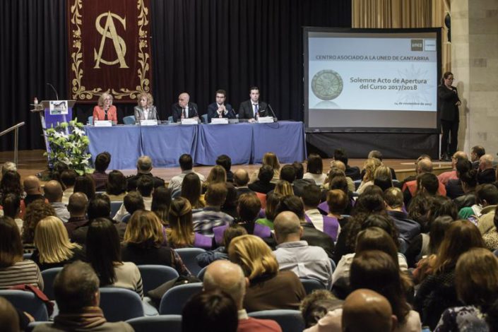 apertura uned 2017-18-70