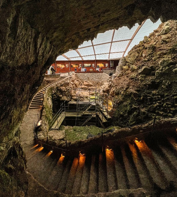 Arqueología Neandertal en Puente Viesgo con el Curso de Verano de UNED Cantabria