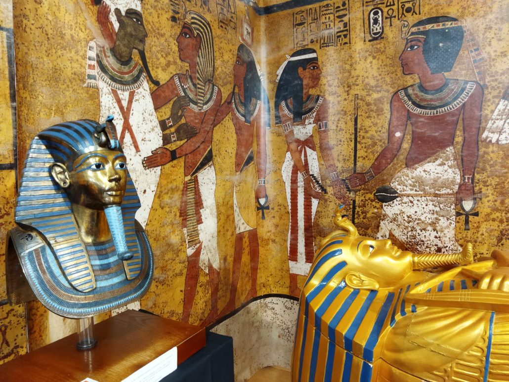 Conferencia sobre los misterios de Tutankamón y su arte organizada por UNED Cantabria