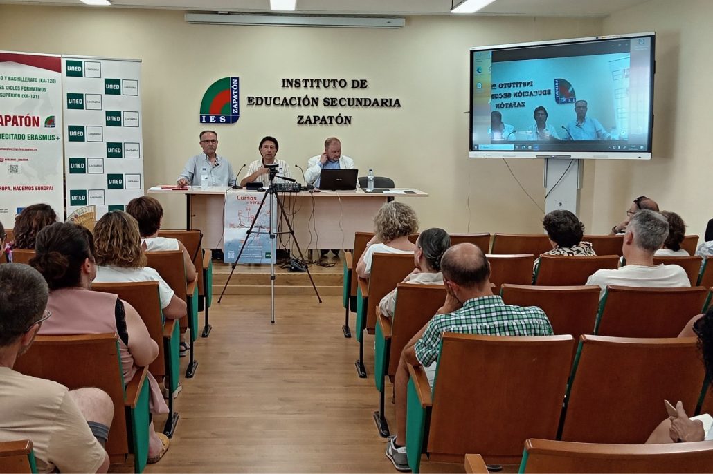 UNED Cantabria analiza en Torrelavega el papel de la meditación en la sociedad actual