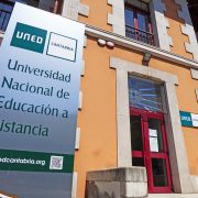 UNED Cantabria programa nuevos cursos para el último cuatrimestre del año