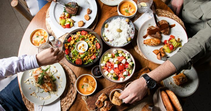 UNED Cantabria ofrece una formación para profundizar en el mindful eating y mejorar la relación con la alimentación