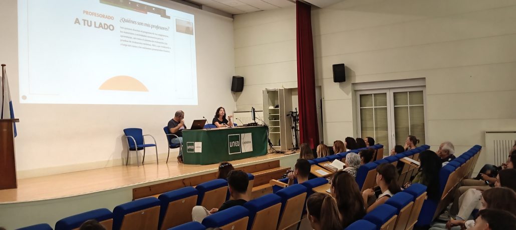 UNED Cantabria organiza una sesión de acogida para nuevos estudiantes